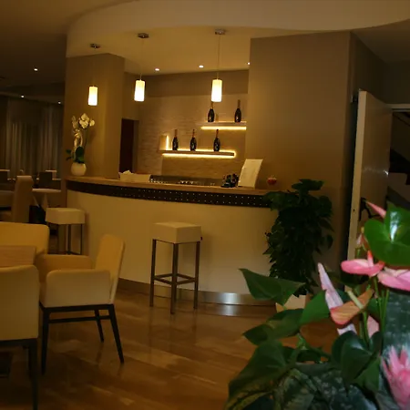 Lalla Beauty & Relax מלון צ'סנטיקו