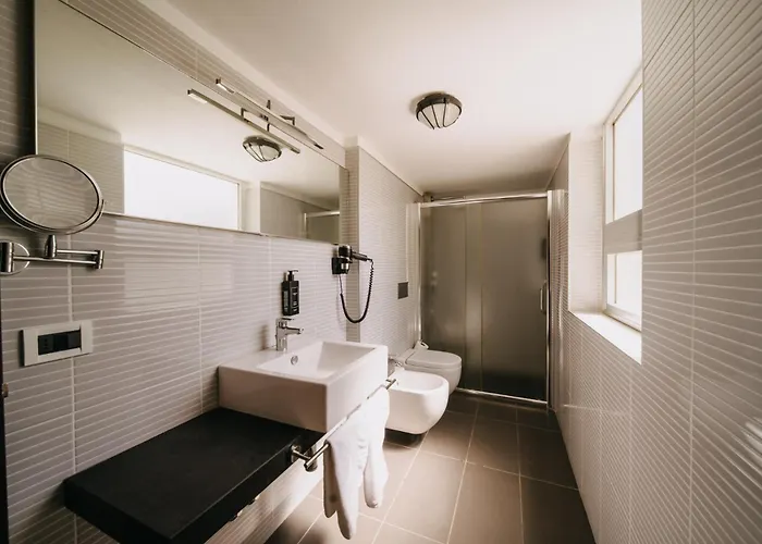 Lalla Beauty & Relax צ'סנטיקו